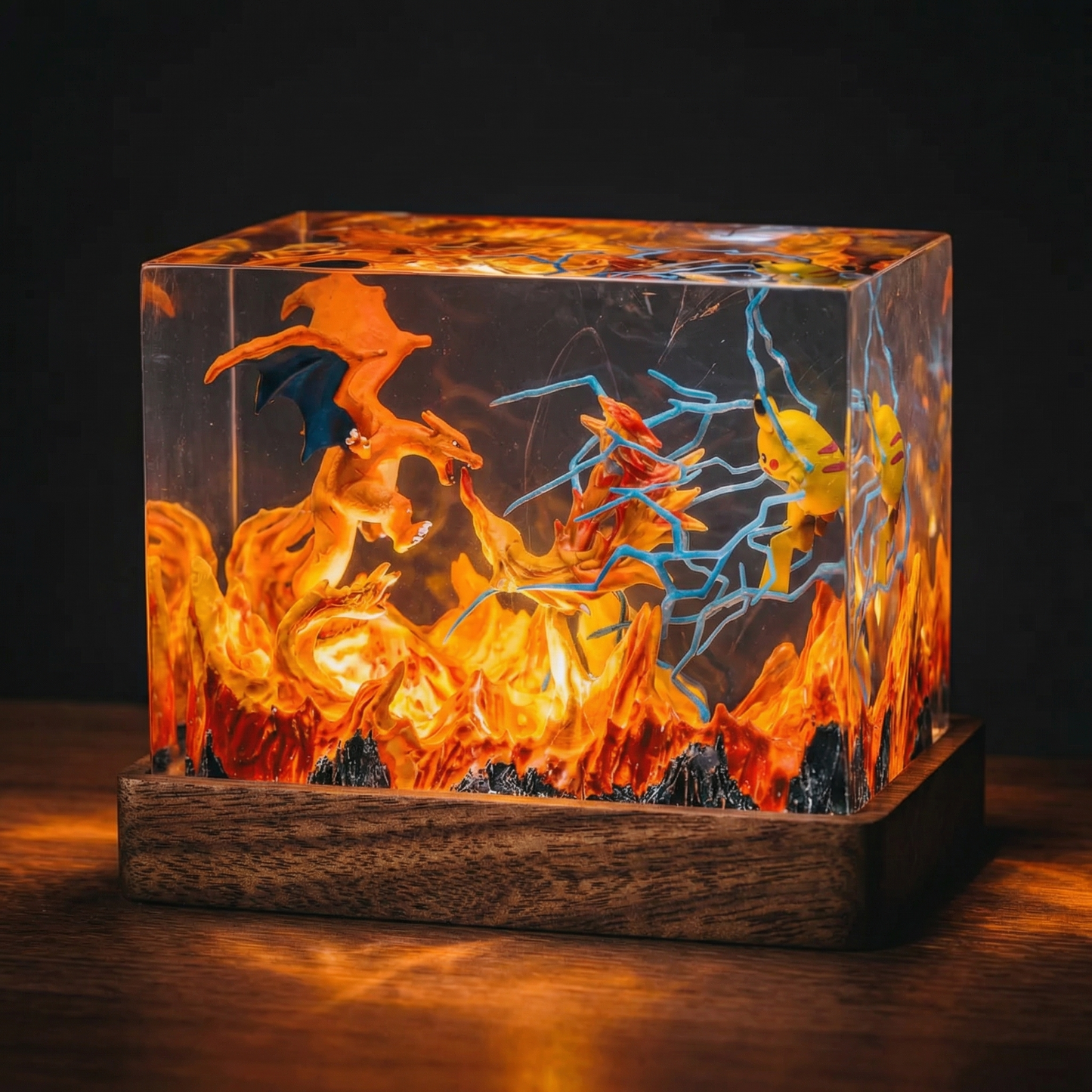 Lampe résine Dracaufeu vs Pikachu