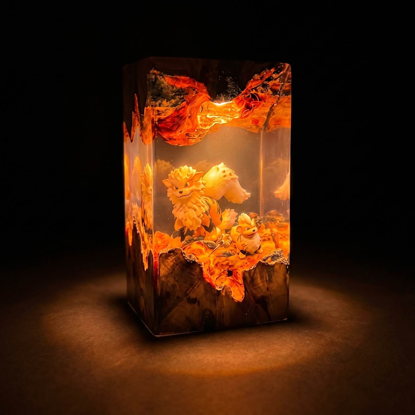 Arcanine × Growlithe Resin Lamp